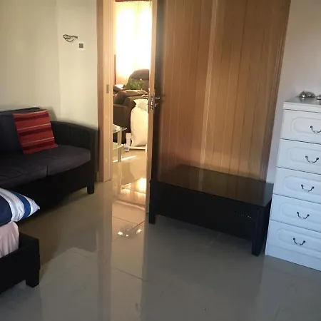 2 Bed Furnished With Garden And Parking