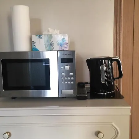 Apartment 2 Bed Furnished With Garden And Parking Bristol