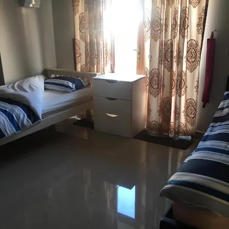 2 Bed Furnished With Garden And Parking *