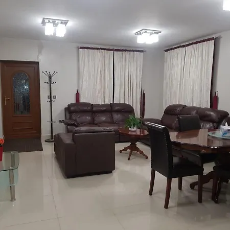 2 Bed Furnished With Garden And Parking Apartment